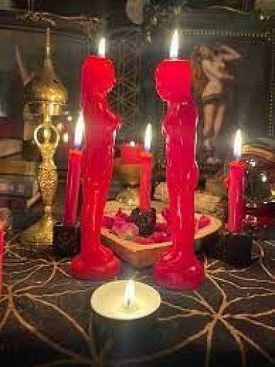 Découvrez comment faire tomber amoureux un homme avec le voyant Dovi. Apprenez les secrets des rituels d’amour puissants pour éveiller ses sentiments et créer un lien sincère et durable.